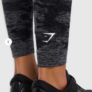 🍑Worn once GYMSHARK camo leggings!!🍑